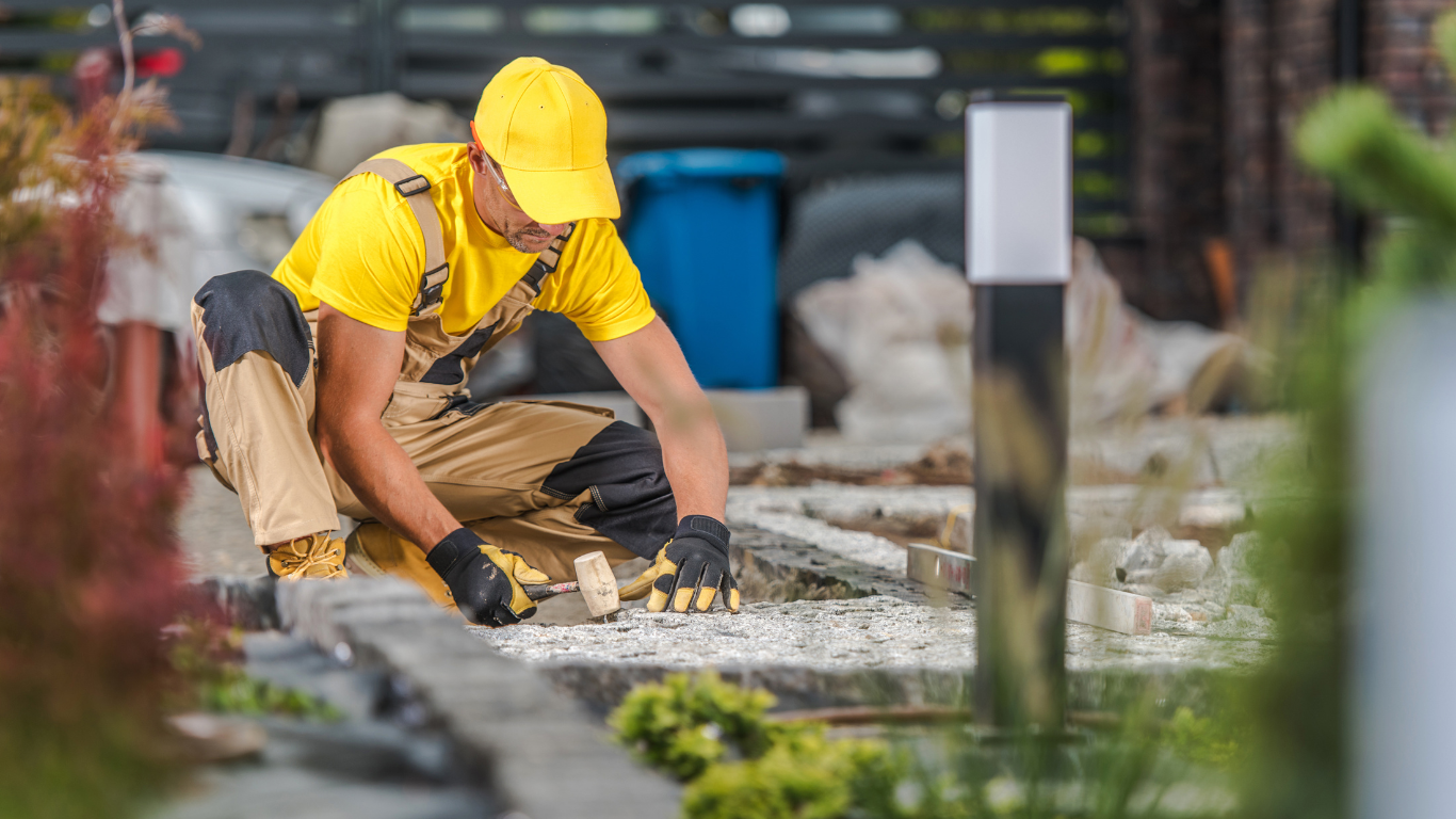 Building hardscape with the Pool
