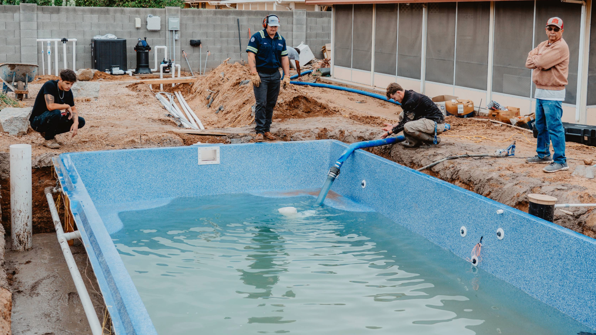 What Is the Downside to a Fiberglass Pool?