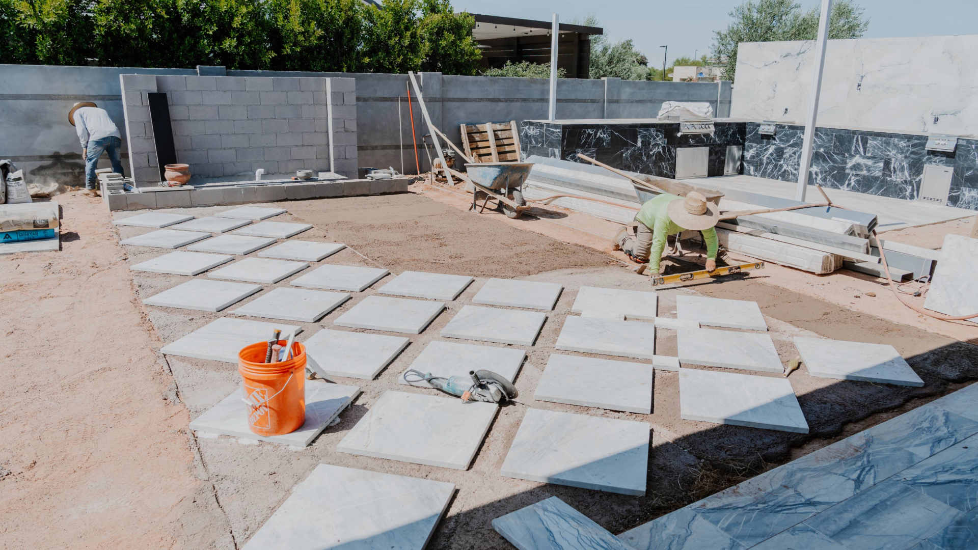 How Material Quality and Custom Features Change Pool Pricing Bids?